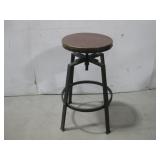 Swivel Stool 17' x 28'