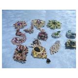 Vtg Brooches See Info