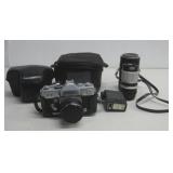 Vtg Petri FT Camera W/Case Lens Vivitar Flash See