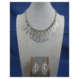 Silvertone Leaf Choker W/Matching Earrings