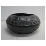 N/A Style Handpainted Ceramic Bowl 7' x 5'