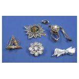 Assorted Vtg Brooches/Pins & Tie Clip