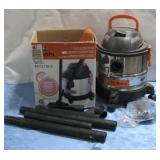 Kubota 4Gal Wet/Dry Vacuum Powers On