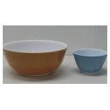 Two Vtg Pyrex Mixing Bowls 10.5' & 6'