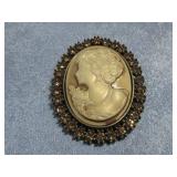 Vtg Style Cameo Brooch/Pendant