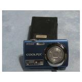 Nikon Coolpix Digital Camera W/Case See Info