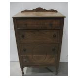Antique Wooden Dresser 28' x 44' x 16' See