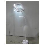 Magnifying Lamp 59'Powers On
