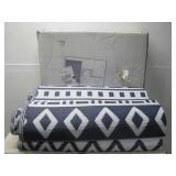 NIOB Collection Navy Blue Area Rug 10' x 14'