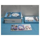 Nintendo Wii In Original Box W/3 Games See Info