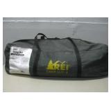REI Camp Hut In Carrying Case