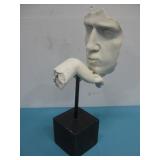 Kissing Hand Sculpture See Info