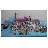 Monster High Dolls W/Furniture & Accessories