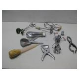 Assorted Vtg Kitchen Utensils See Info
