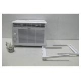 Midea Window-Type Air Conditioner MAW05M1WWT See
