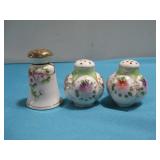 Vtg Salt & Pepper Shaker Set