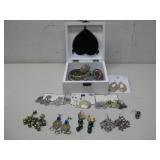 Assorted Fashion Earrings,Jewelry Box 6' x 6' x 3'