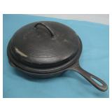Wagner Ware 10' Cast Iron Skillet W/Lid