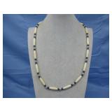 Vtg. N/A Buffalo Bone Bend Necklace