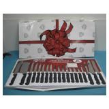 19-Piece Diamond Cut Knife Set
