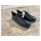 Men's Size 9.5 Runners