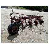 3pth Massey Ferguson 880 Plow