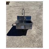 Stainless Steel Sink With Pull Out Faucet