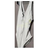 WOMEN'S MEDIUM BATHING SUIT