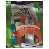 GREENIES DENTAL TREATS AND DESHEDDINNG TOOL