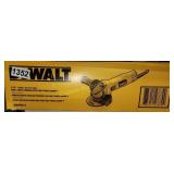 DEWALT 4.5' ELECTRIC ANGLE GRINDER RETAIL $89