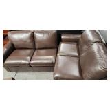 2PC LEATHER SECTIONAL SOFA
