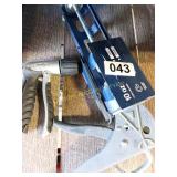 CAULKING GUN AND SPRAY NOZZLE