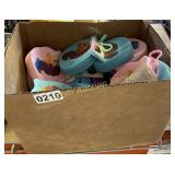 BOX OF POUCHES