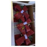PRESENTS CHRISTMAS DECOR