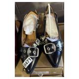 WOMENï¿½S SIZE 7 SHOES