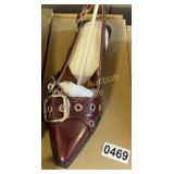 WOMENï¿½S SIZE 9.5 SHOES