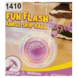 FLASHING ANKLE SKIP BALL TOY