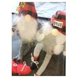 2 SITTING GNOMES