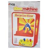 SURPRISE CLAW MACHINE