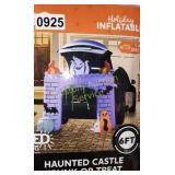 HAUNTED CASTLE TRUNK OR TREAT INFLATABLE