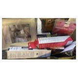 BOX OF HOUSEHOLD ITEMS