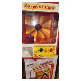SURPRISE CLAW MACHINE