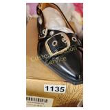 WOMENS SIZE 7 SHOES