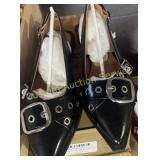 WOMENS SIZE 7 SHOES