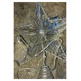 LIGHT UP STAR CHRISTMAS TREE TOPPER