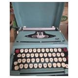 SMITH CORONA PORTABLE TYPEWRITER