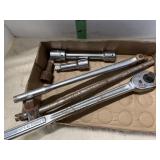 CRAFTSMAN 3/4" DRIVE RATCHET W/MISC EXTENSIONS