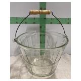 GLASS BASKET W/HANDLE  9.5" X 7.25"