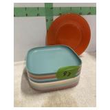 10 SQUARE TUPPERWARE PLATES