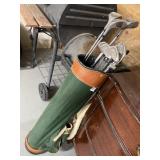 DUNLOP GOLF CLUBS AND BAG